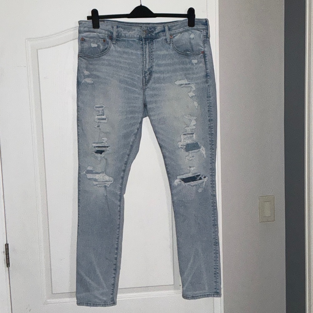 American Eagle Outfitters Men's Light Blue Distressed Skinny Jeans